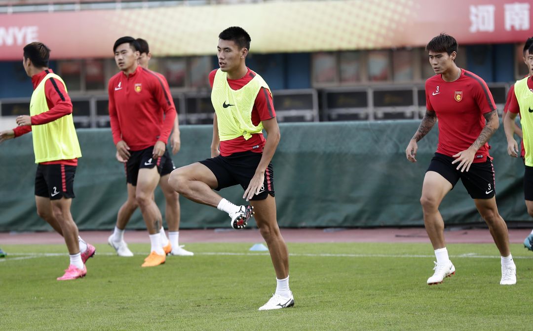 包含球队经验成果备战，必有所获的词条