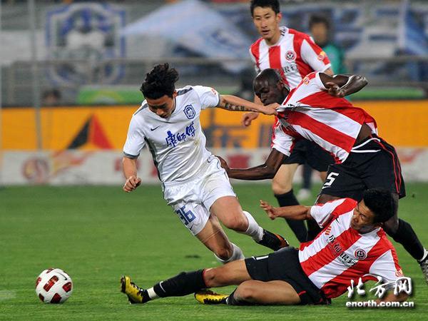 成都谢菲联客场抢分,积分榜竞争激烈的简单介绍 成都谢菲联客场抢分,积分榜竞争激烈的简单介绍