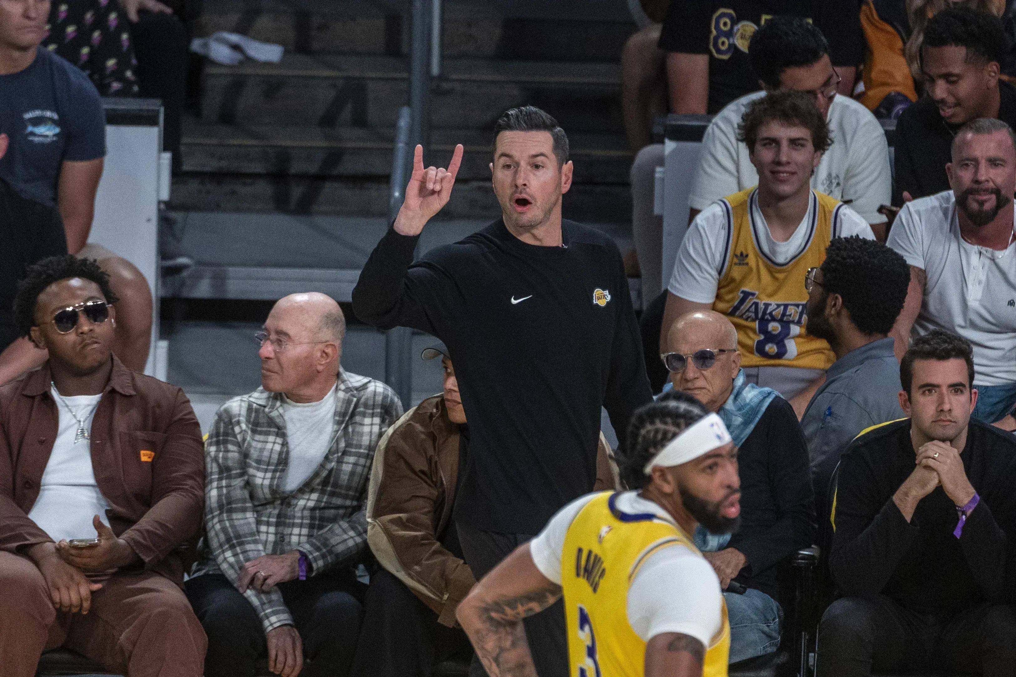 关于篮网新秀发挥十足,连胜湖人轻松取胜的信息 关于篮网新秀发挥十足,连胜湖人轻松取胜的信息