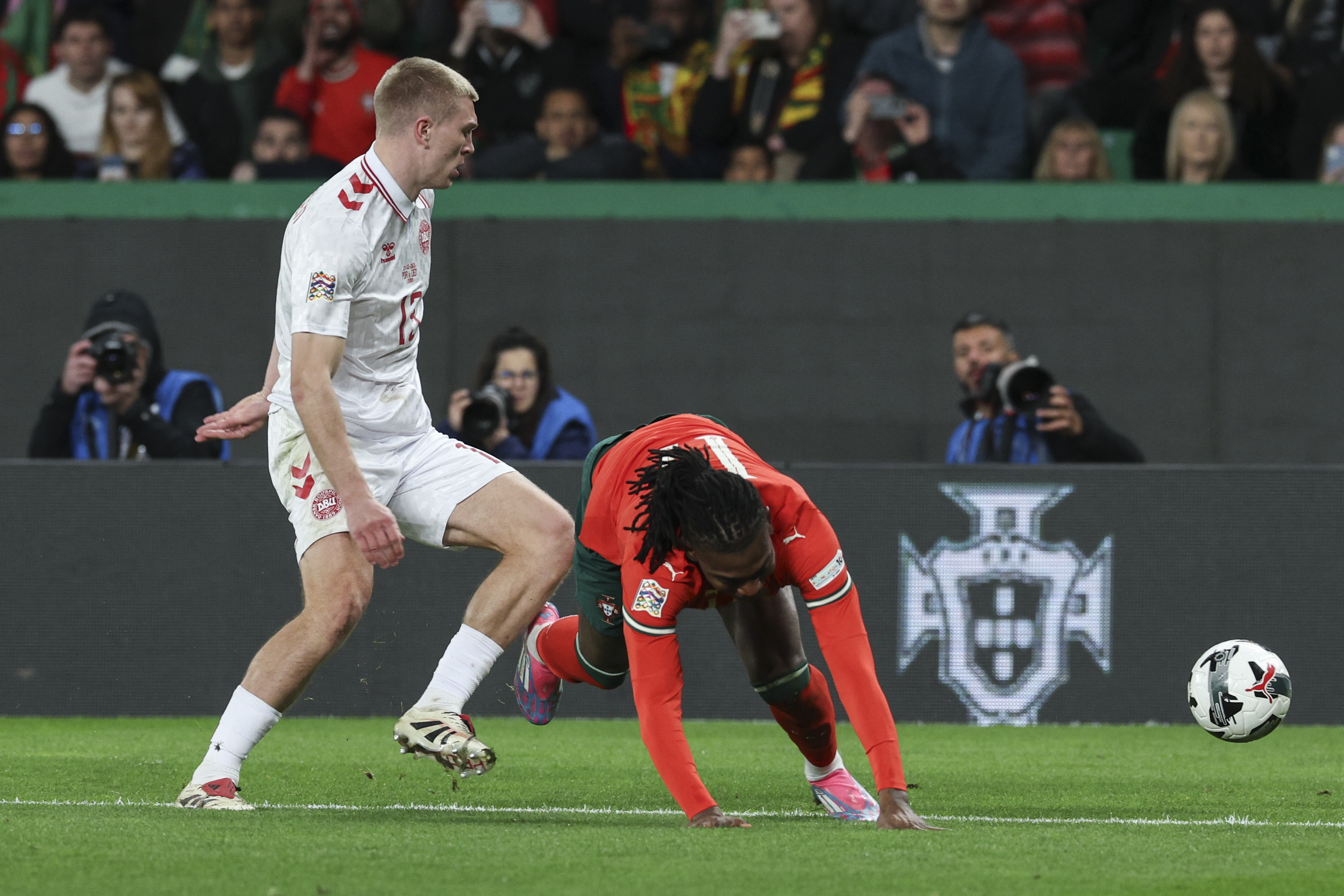 关于葡萄牙惊险获胜，力争晋级欧锦赛决赛的信息