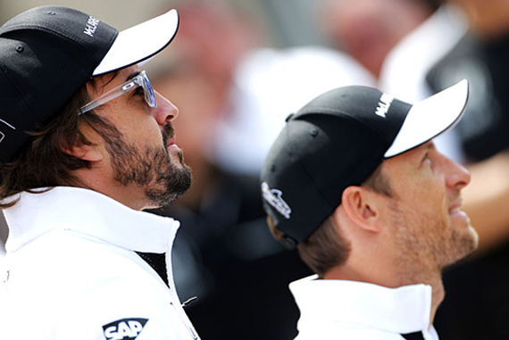 包含梅赛德斯力克阿斯顿马丁，阿隆索带队取胜的词条