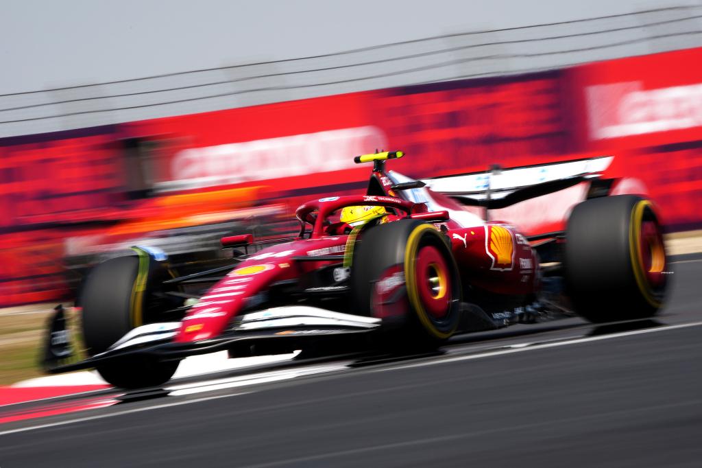 迈凯伦力克哈斯车队，汉密尔顿点燃赛场