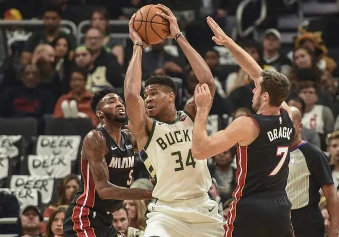 北京队横扫辽宁队，字母哥关键制胜