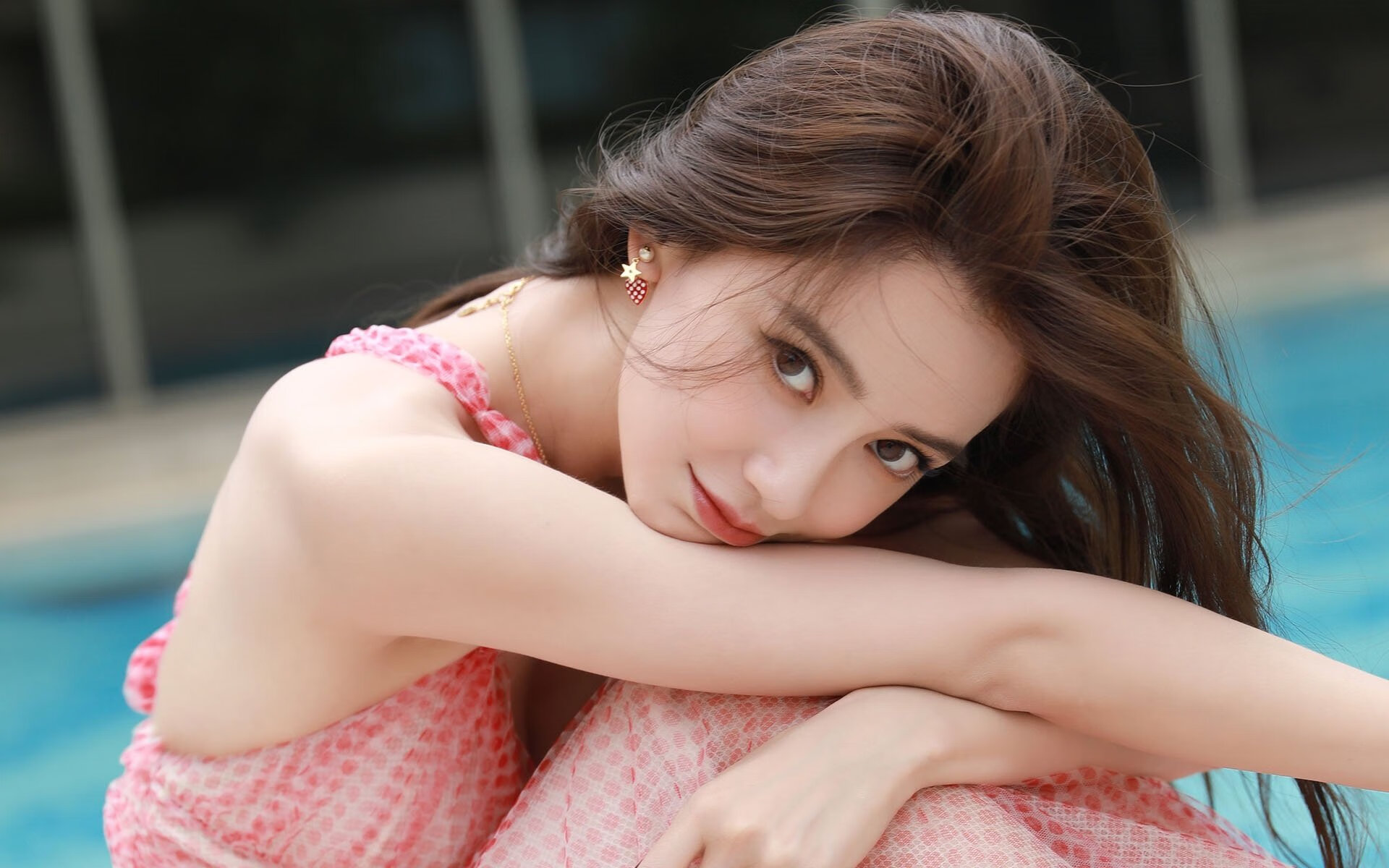 当莫兰特腾空时，上海队用五双手编织了胜利