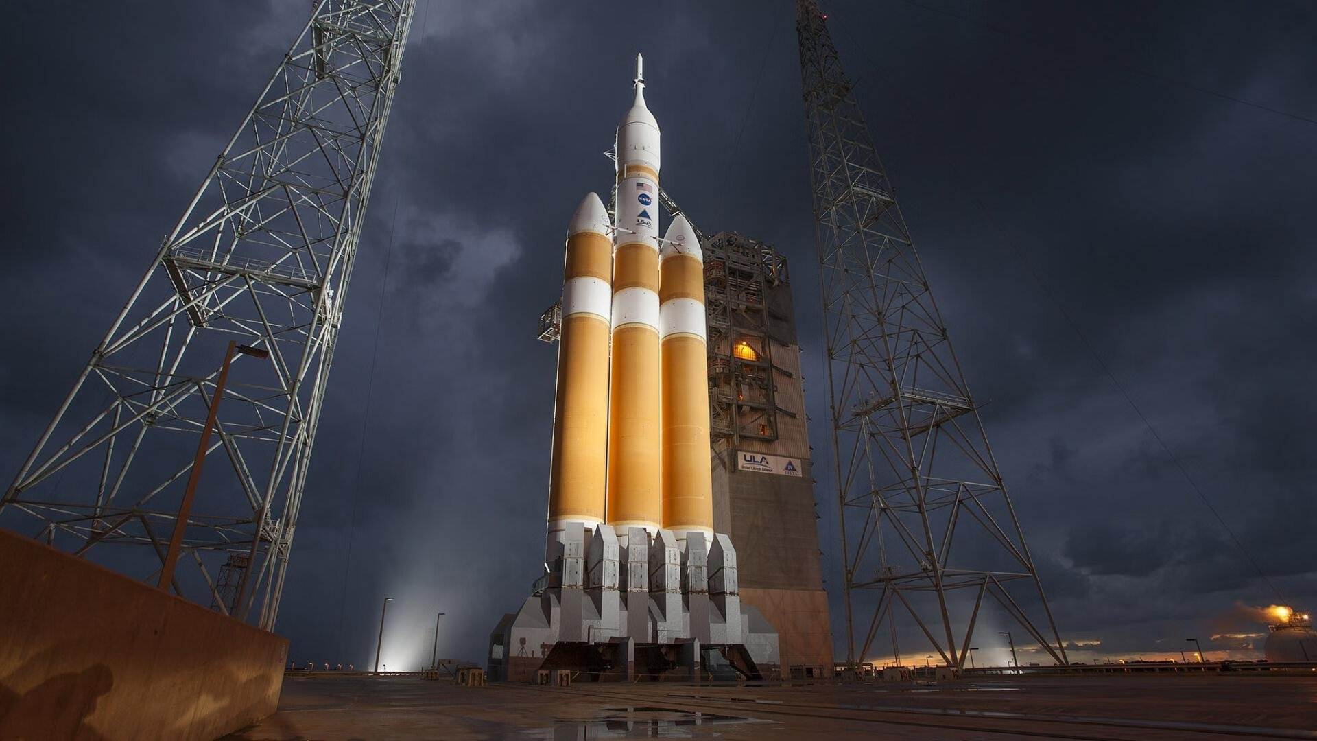 世界排名争夺战之夜，当法国铁塔蜕变为进攻核武，戈贝尔在篮下写就无人可挡的宣言