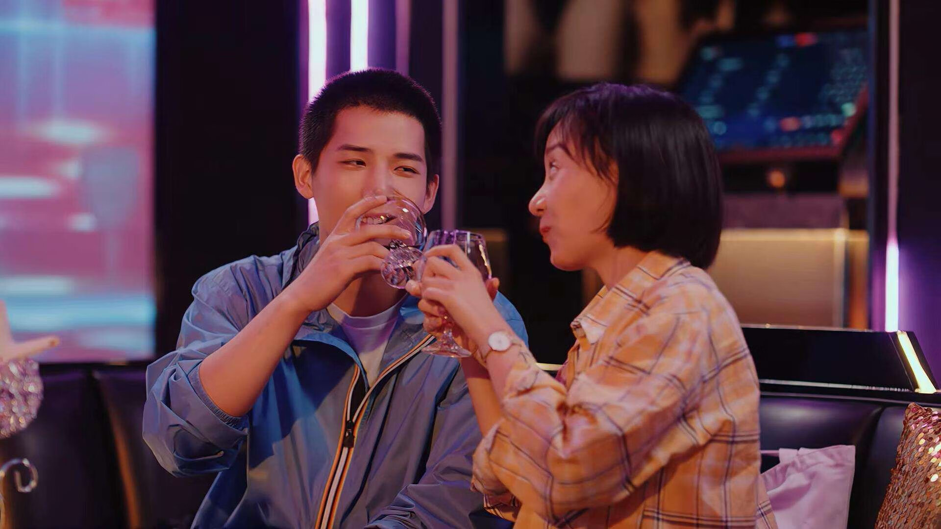 烫金背影,当英格拉姆的34分,接过了那件24号的记忆